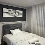 Dukley Family 3br Near Center