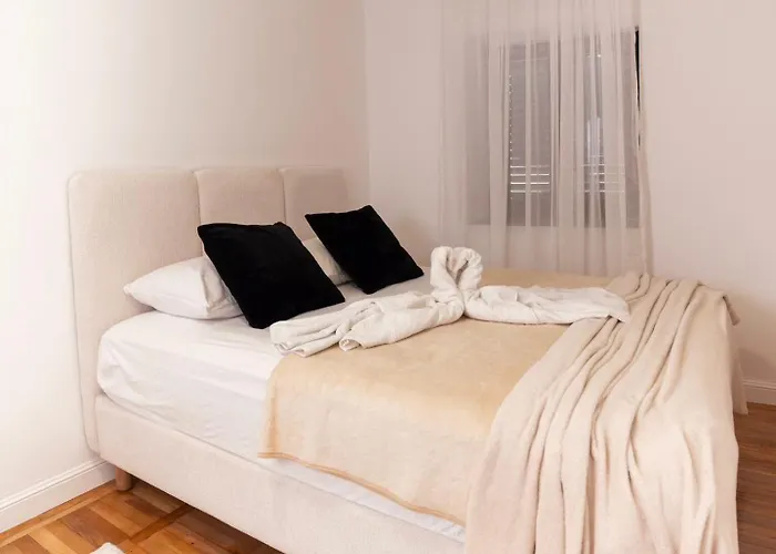 Dukley Family 3br Near Center